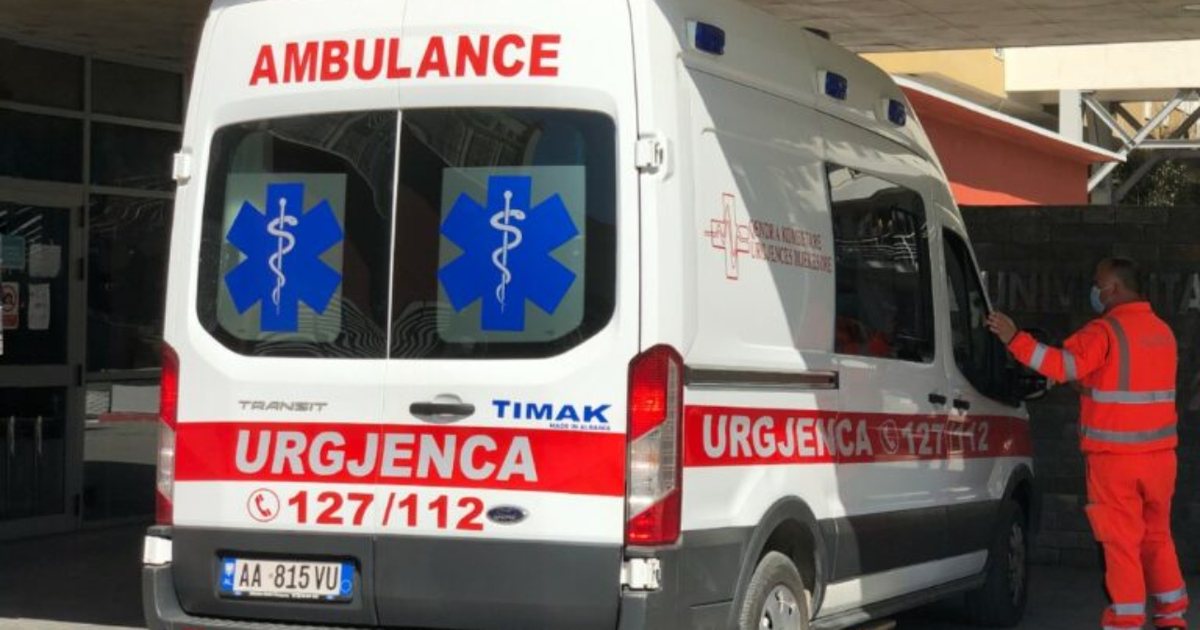 Aksident i RËNDË në aksin Rrëshen Kukës  Shoferi humb kontrollin mbi makinën dhe përplaset me kamionin