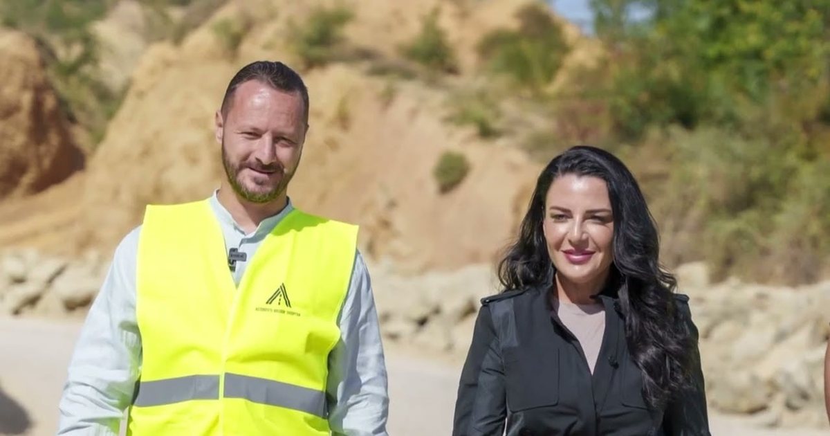 Emri i ish deputetit të PD del në dosje  Balluku mesazh Berberit