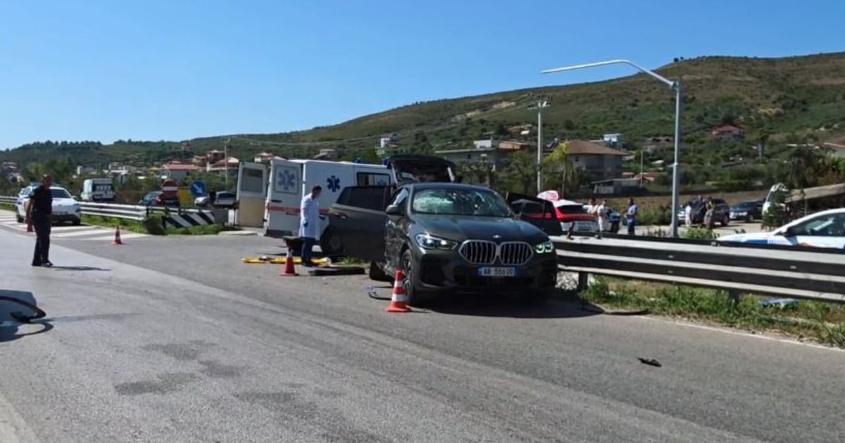 Aksident në autostradën Fier Lushnjë  përplasen dy automjete  tre të lënduar