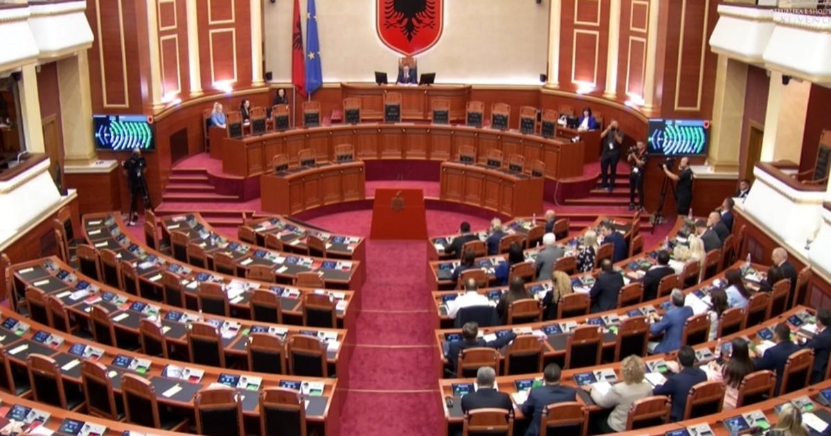 EMRAT  zgjidhen kryetarët e komisioneve parlamentare  PD nuk merr pjesë në seancë