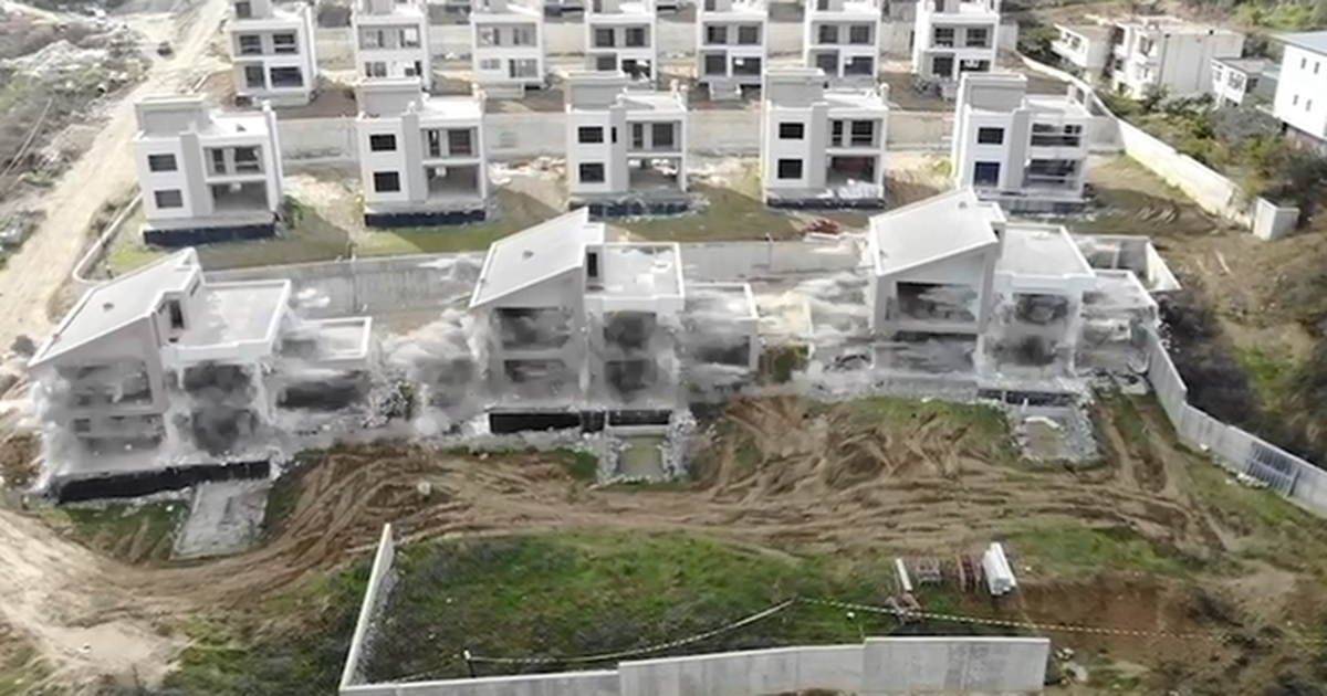 Policia dhe IKMT i vendosin tritolin ndërtesave pa leje në Farkë