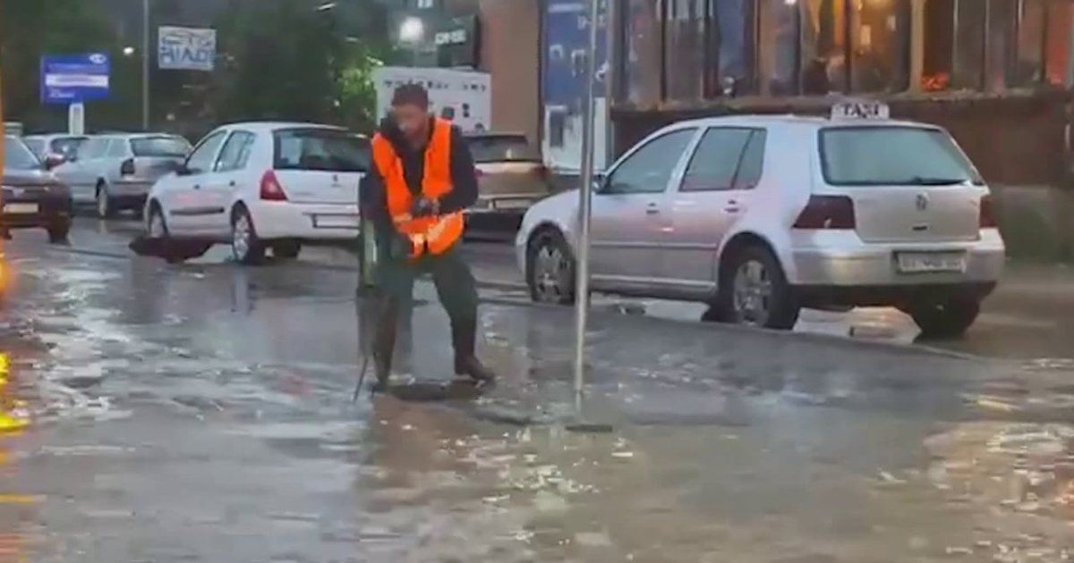 Në Prishtinë mbyllen shkollat  Përmbytje edhe në Kosovë  autoritetet paralajmërojnë  Më e keqja nuk ka kaluar