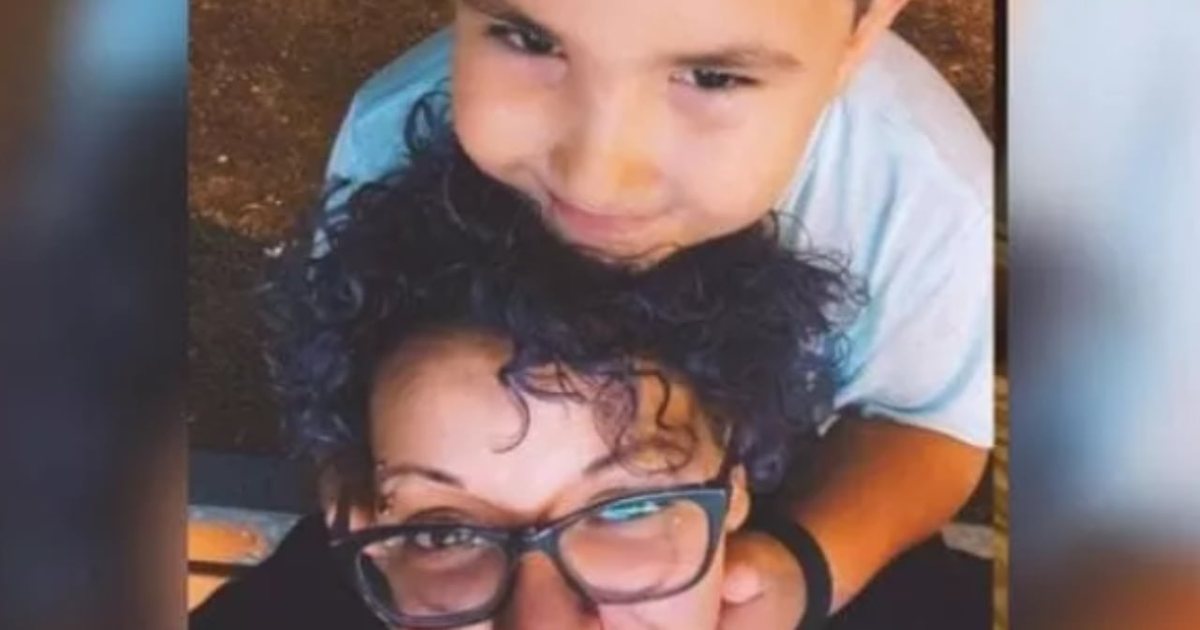 E rëndë në Itali  Nëna gjendet e mbytur në det  i biri 8 vjeçar ishte vrarë në banesë