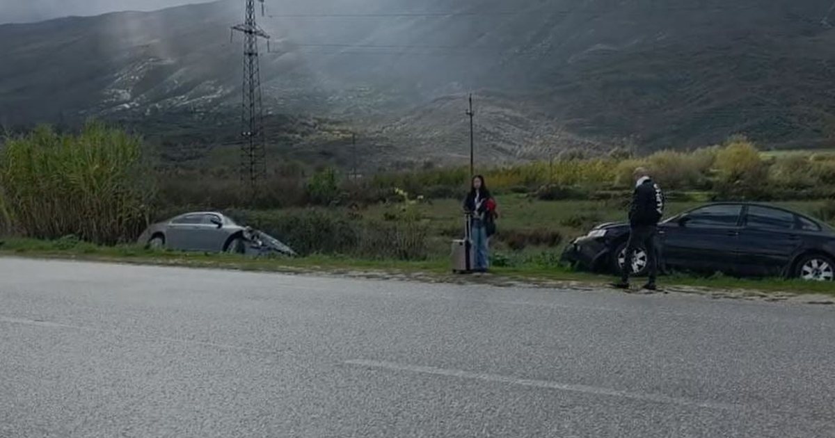 Aksident në Gjirokastër Tepelenë  shpejtësia dhe moti i keq nxjerrin nga rruga dy automjete