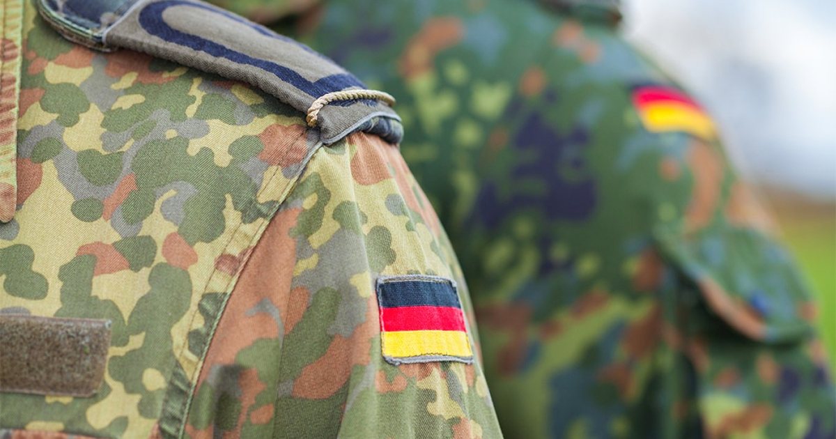  Pini marijuanë   kreu i së majtës gjermane u jep këshilla të rinjve si të shmangin shërbimin ushtarak