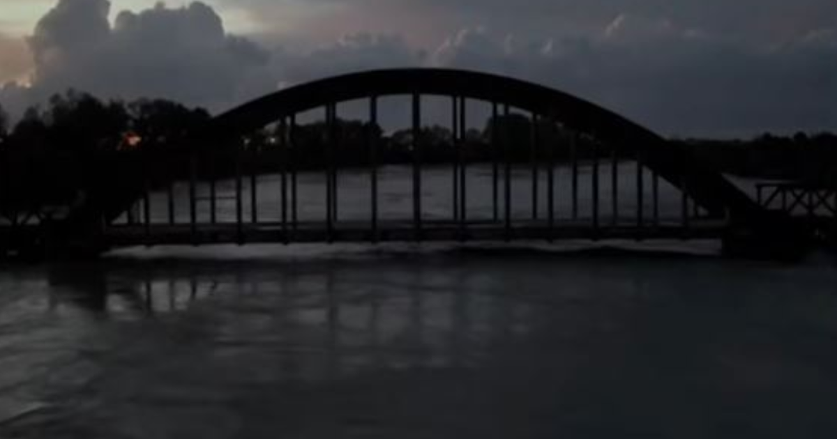 Dita e tretë e motit të keq në Shqipëri  Vjosa shkon në nivelin 8 metra  evakuohen 10 familje