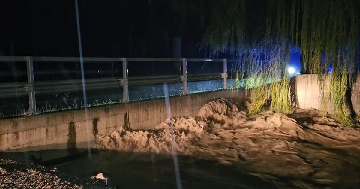 Situatë ALARMANTE në fshatit Kamenicë të Korçës  Përroi del nga shtrati dhe rrezikon banesat