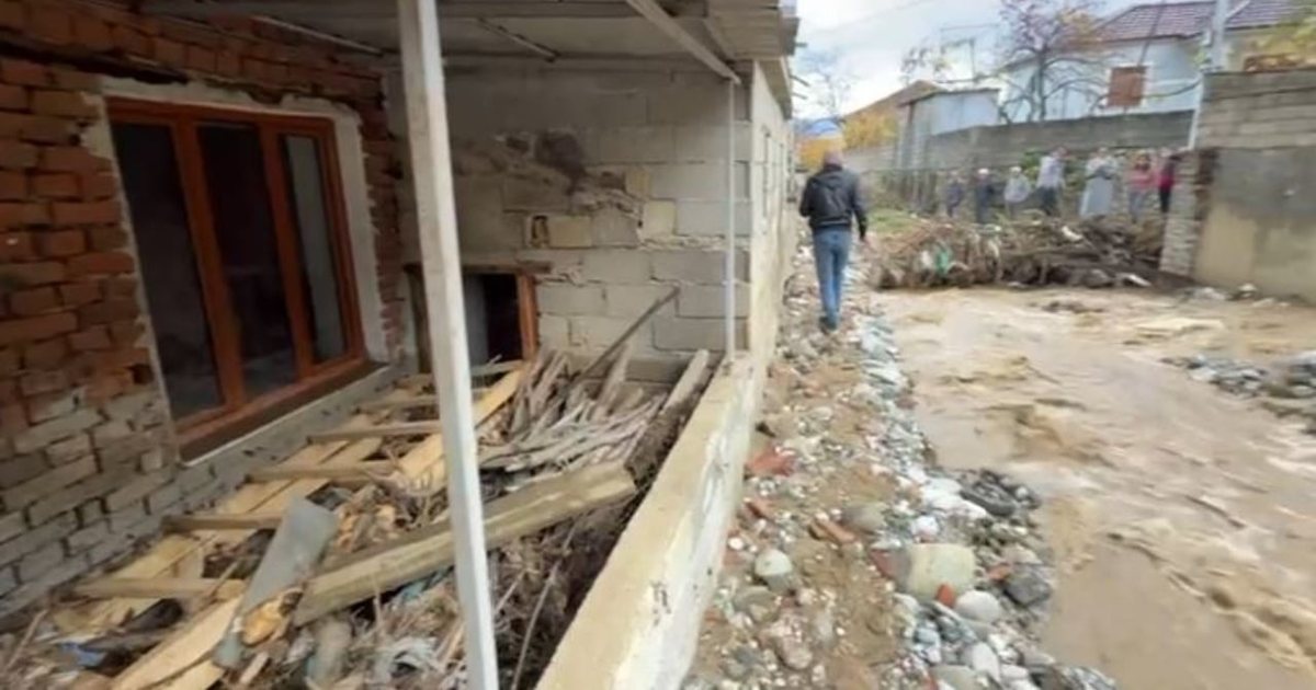 Përmbytjet në Pogradec  dy banesa shemben pjesërisht  Familjarët kërkojnë strehim urgjent