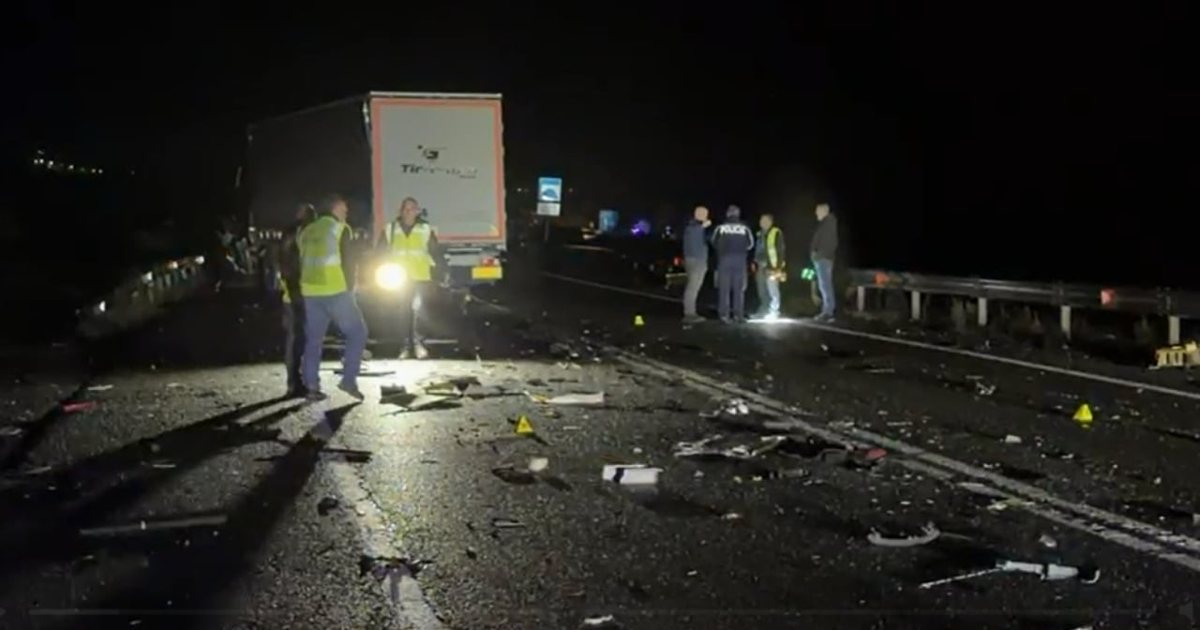 DETAJE TRAGJIKE  Ja kush është 24 vjeçari që vdiq në aksidentin e Rrugës së Kombit  u përplas me dy kamionë     EMRI 