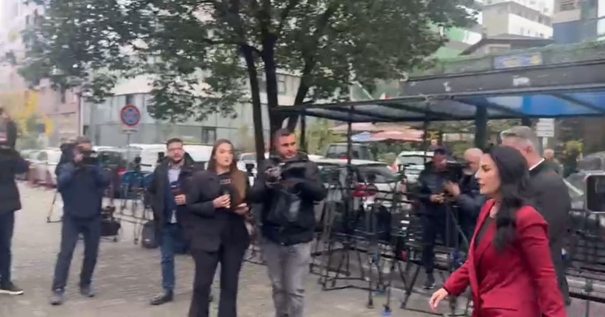 Abuzim tenderin e  Llogarasë  dhe  Unazës së Madhe   Belinda Balluku del nga gjykata  seanca shtyhet me dy orë