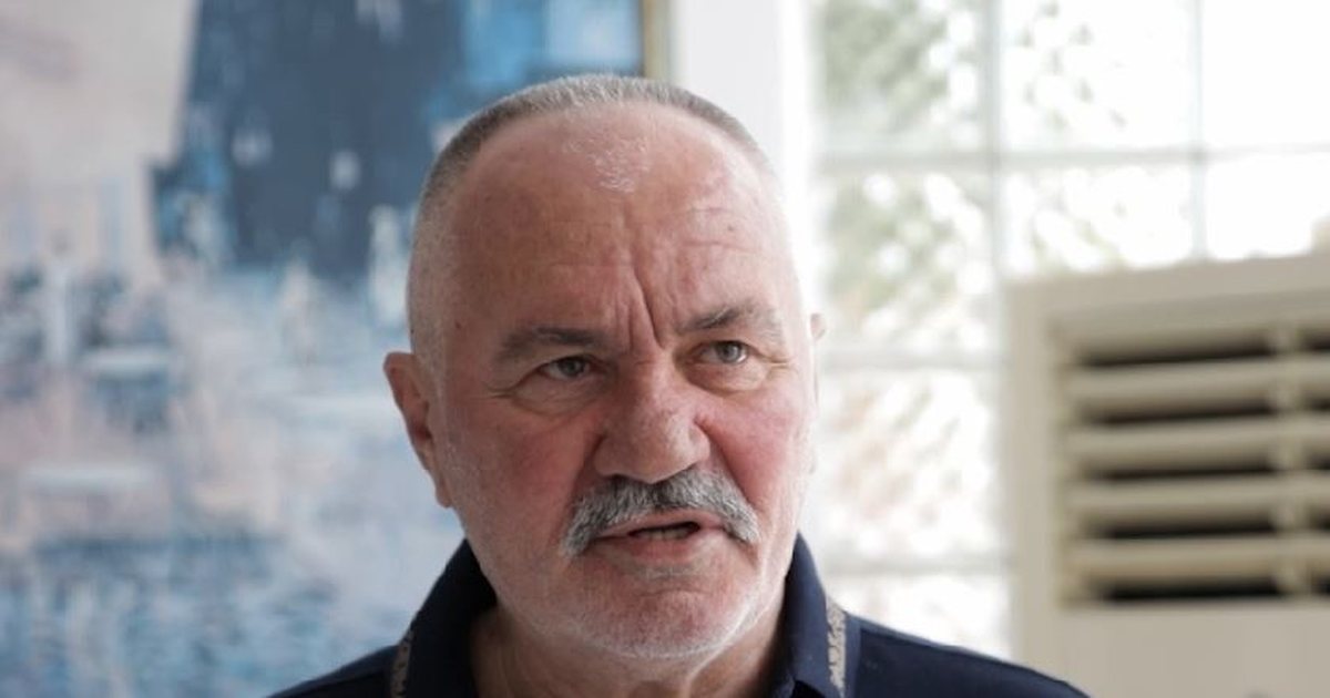  Uzuni dhe Hoxha duhen çliruar  Broja të gjejë ku çalon    Rragami do bllokimin e Levas  E vështirë me sistemin që luajmë