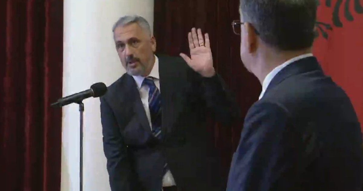 Anëtari i ri i Gjykatës Kushtetuese  Asim Vokshi betohet para Presidentit