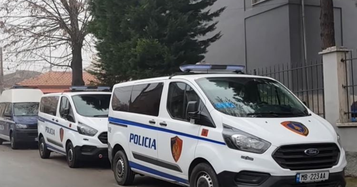 Kundërshtoi me dhunë policin  procedohet 45 vjeçari në Vlorë  sekuestrohet kanabis dhe   