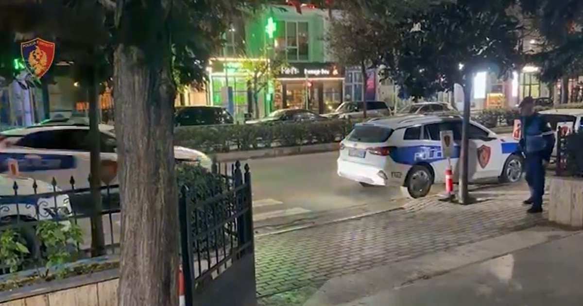 Lëvizte me armë zjarri në automjet  vihet në pranga 34 vjeçari në Kamëz