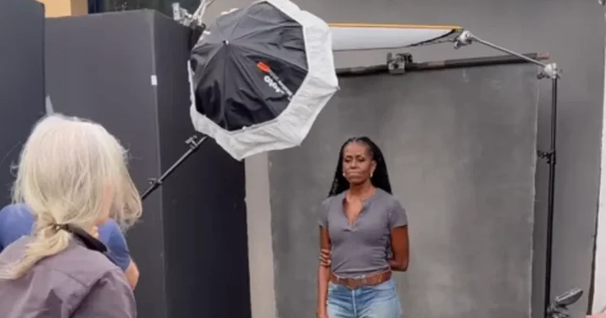 Fansat dyshojnë se pas transformimit të Michelle Obama s fshihet    Ozempic u