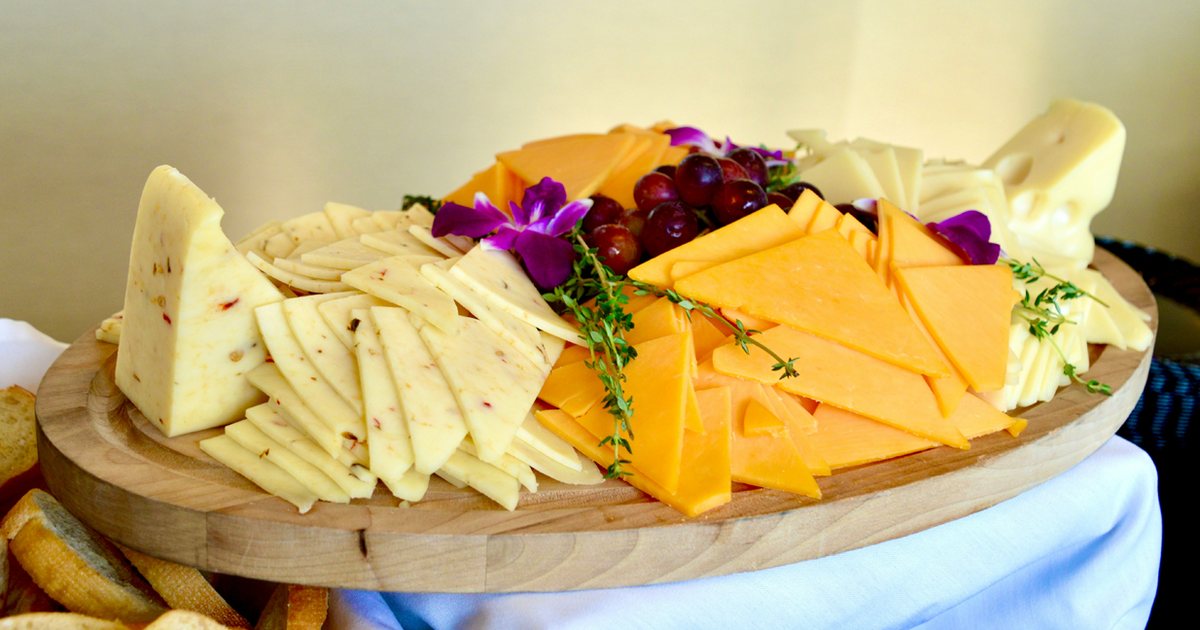 Ndodh dhe kjo  Hëngri një copë djathi në supermarketin ku punonte  punonjësja e pëson rëndë