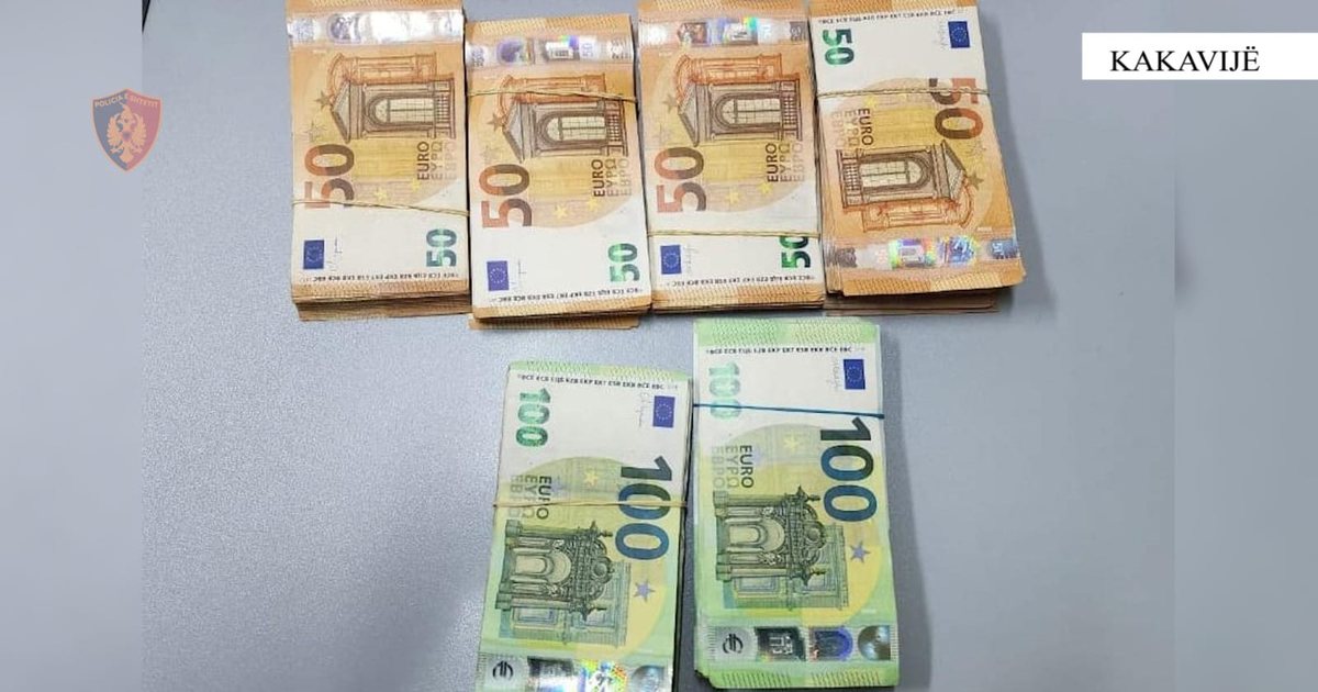 Emri  Tentoi të nxirrte nga Shqipëria 42 mijë euro pa i deklaruar  procedohet 44 vjeçari