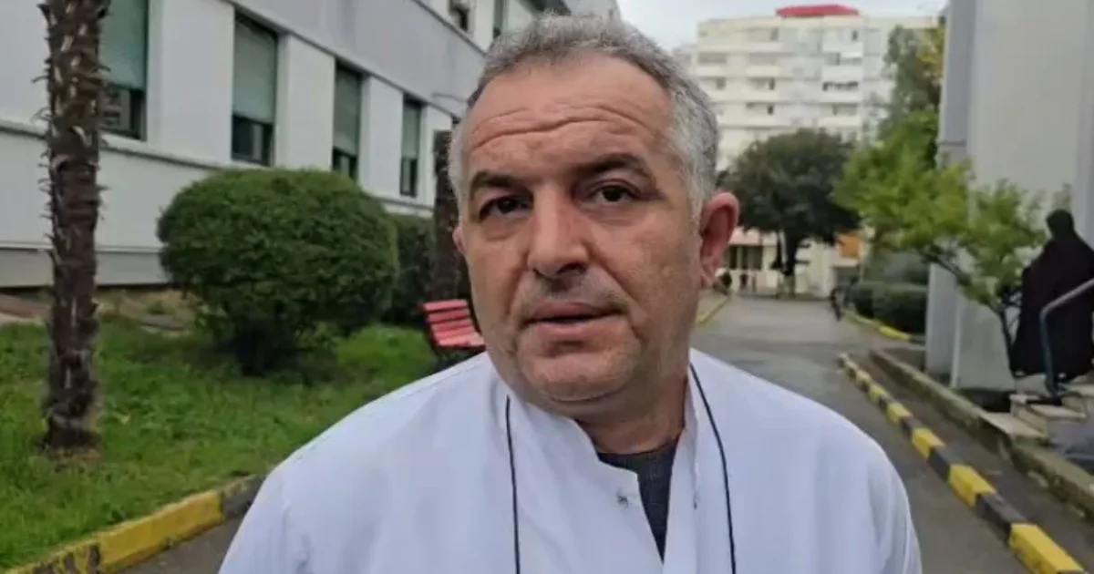 I mituri u plagos me thikë pranë zemrës nga bashkëmoshatari në Durrës  mjeku  Është i intubuar  në gjendje të rëndë   