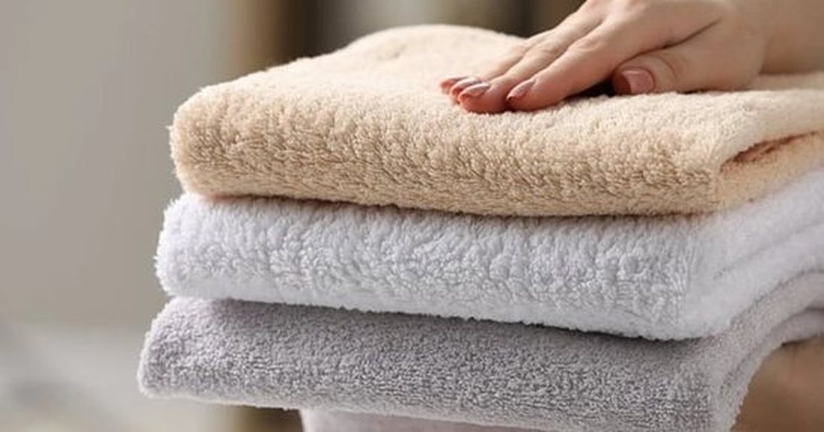 Riktheni butësinë peshqirëve nëse e zëvendësoni zbutësin e rrobave me një produkt natyral