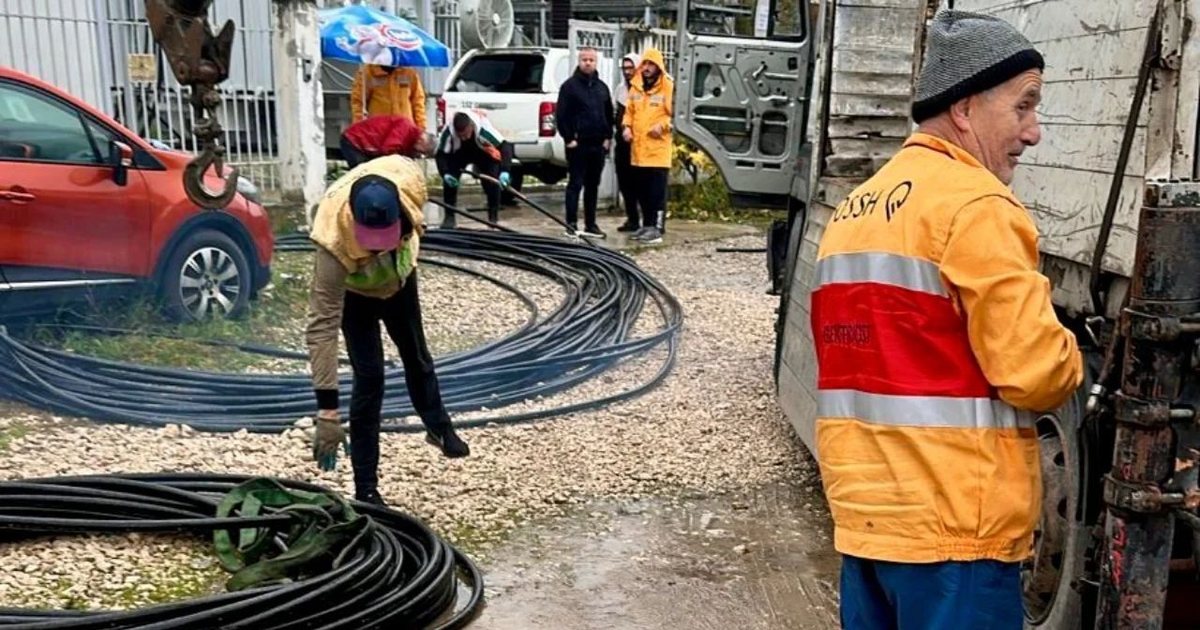 Moti i keq  Digjen linjat  pa energji elektrike disa zona në Tiranë