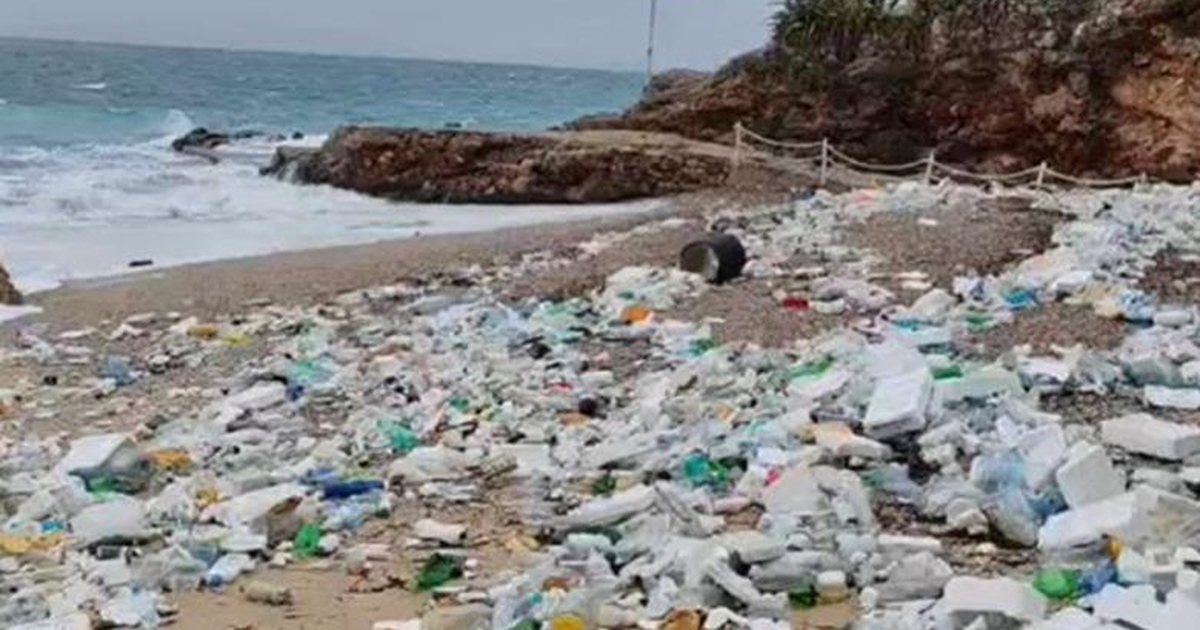 NYT  Dubrovniku  i njohur për bukurinë e tij   pushtohet  nga një grumbull mbeturinash