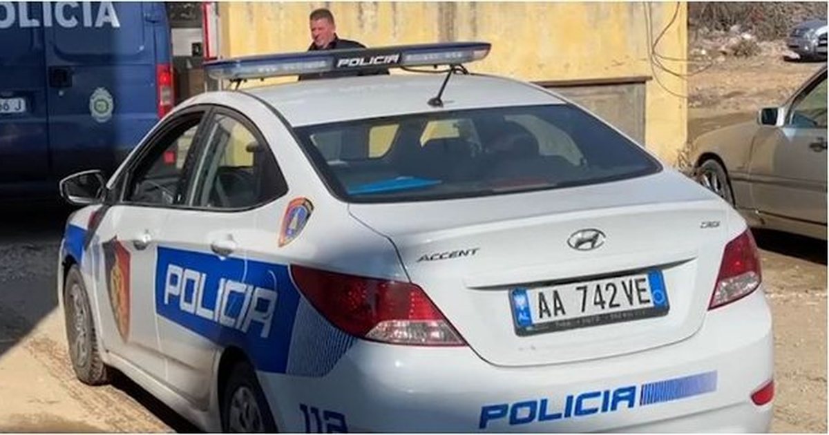 Kërcënoi me armë bashkëshorten  arrestohet 49 vjeçari në Fier  EMRI 