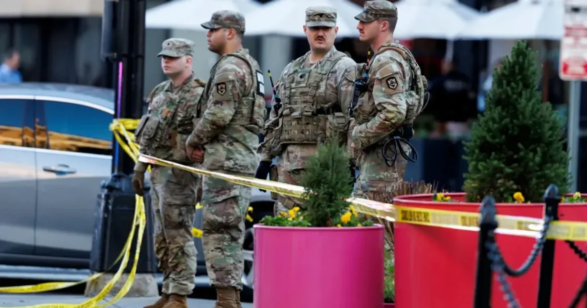 I dyshuari për të shtënat ndaj Gardës Kombëtare probleme me shëndetin mendor  E mailet e nxjerrin  zbuluar   qëndroi i izoluar 