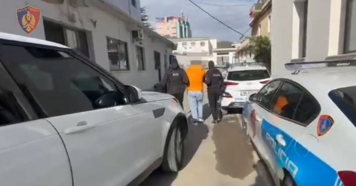 Theu arrestin e shtëpisë për të vrarë biznesmenin  zbardhet e shkuara e një prej atentatorëve të Edmond Mëhallës