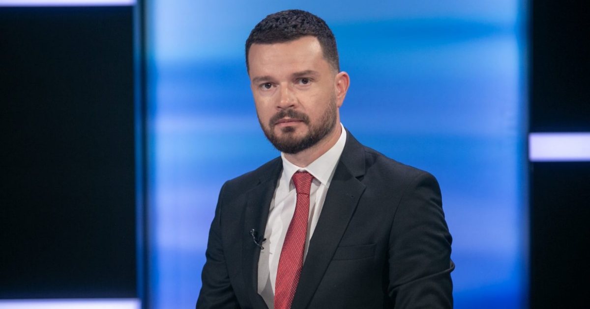  Kënaqin epshet e tyre      Arjan Curi  95  e njerëzve e kanë trurin e kalbur 