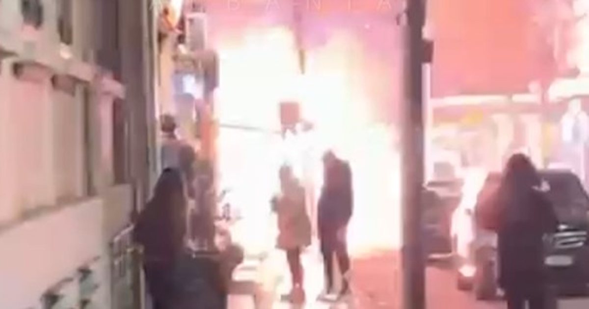 Merr flakë shtylla elektrike te  Selvia   Kalimtarët në rrezik  asnjë shërbim emergjence në zonë