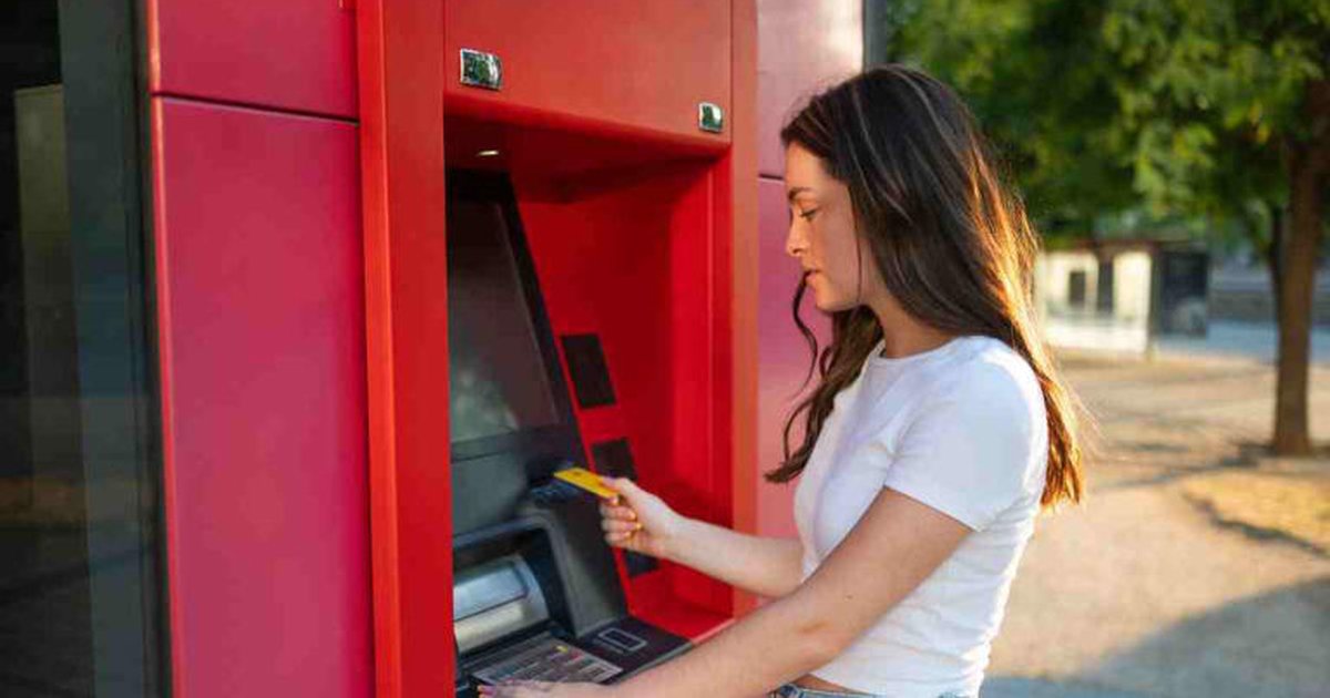 Bankat në gatishmëri  Pse po sugjerojnë të mos i mbani të gjitha paratë në llogarinë tuaj 