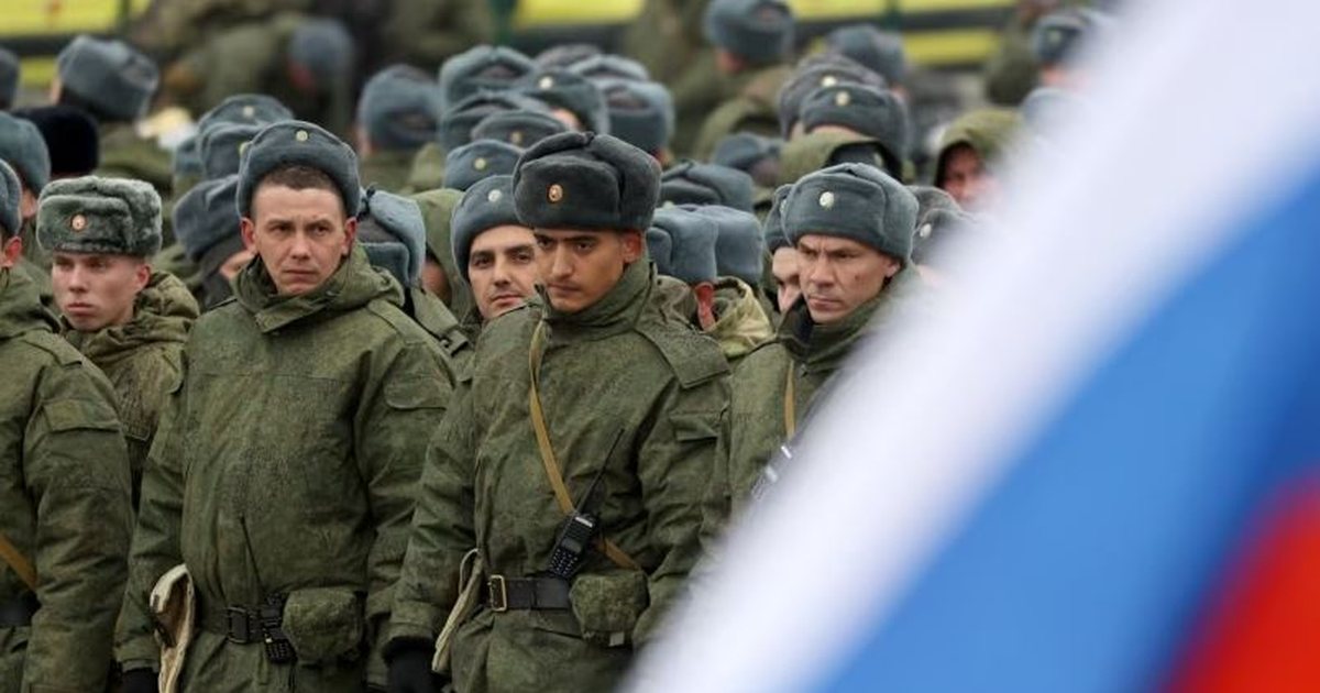 Dekreti i Putinit detyron të huajt në Rusi të nënshkruajnë kontratë me ushtrinë