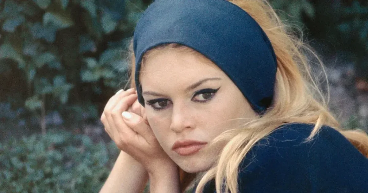 100 dashnorë  4 përpjekje për vetëvrasje   18 të dhëna mbi Brigitte Bardot 