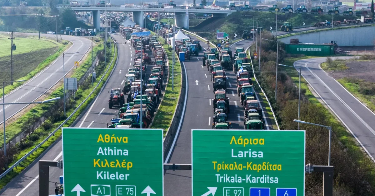 Fermerët në Greqi nuk heqin dorë nga protesta  përgatitje për një përshkallëzim të ri dhe bllokim të akseve kryesore