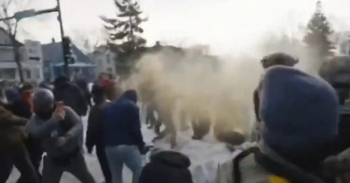 Operacioni për emigrantët  Të shtëna me armë në Minneapolis  agjentë federalë të përfshirë