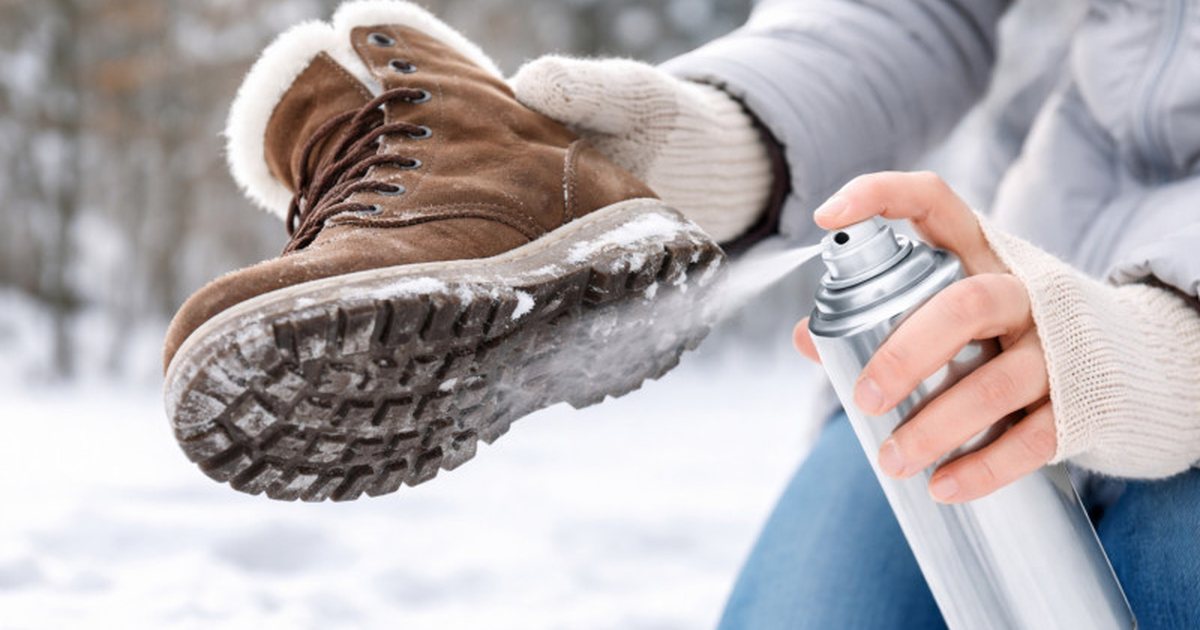Si të parandaloni rrëshqitjen e këpucëve në akull dhe borë  ky truk i thjeshtë do t iu ndihmojë