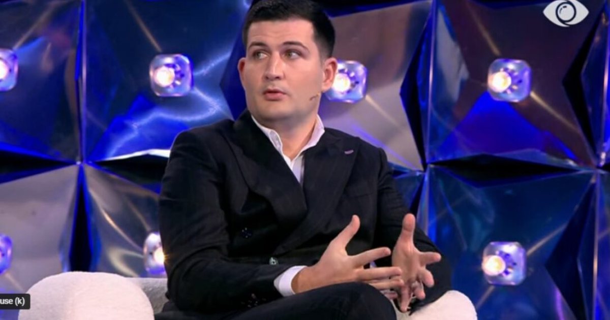 Këngëtari lë lojën  Arbër Hajdari shpërthen  E kuptove që je i paaftë 