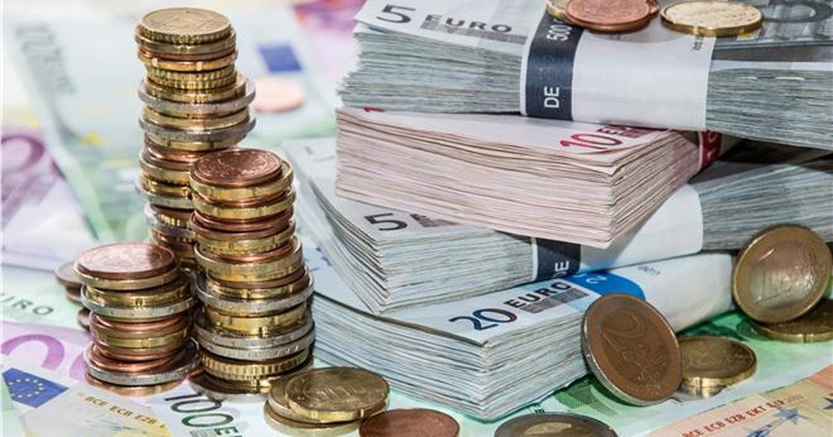 Çfarë po ndodh sot me monedhat e huaja  Ja me sa blihen dhe shiten dollari dhe euro