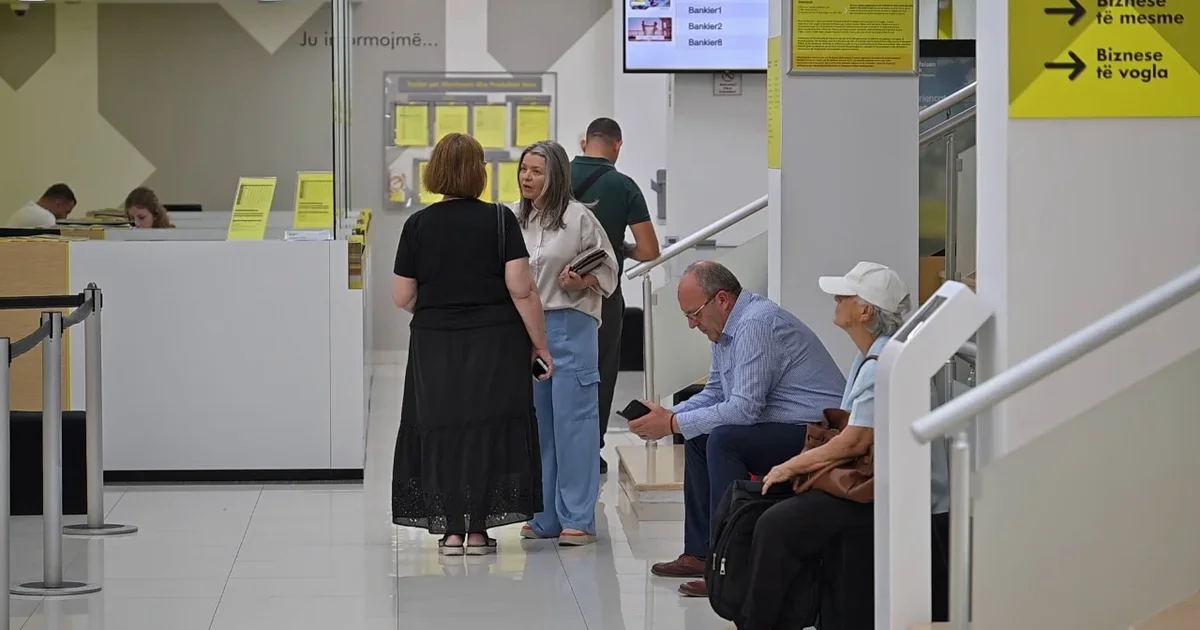 Bien kreditë me probleme  shqiptarët më të rregullt për të shlyer huatë gjatë pushimeve dhe festave