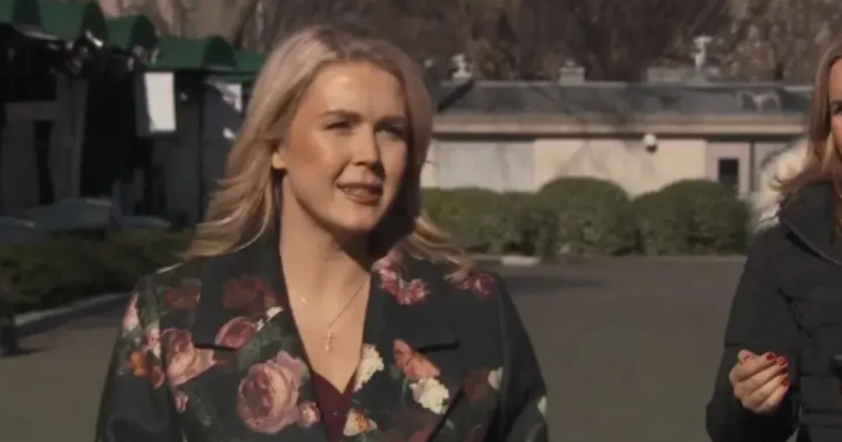  Trump i mban të gjitha opsionet në tryezë   sekretarja e Shtëpisë së Bardhë   Presidenti amerikan mund të kryej sulme ajrore në Iran