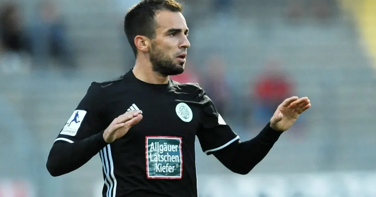 Bota e futbollit në zi Ndahet nga jeta pas betejës me kancerin ish futbollisti në moshën 42 vjeçare