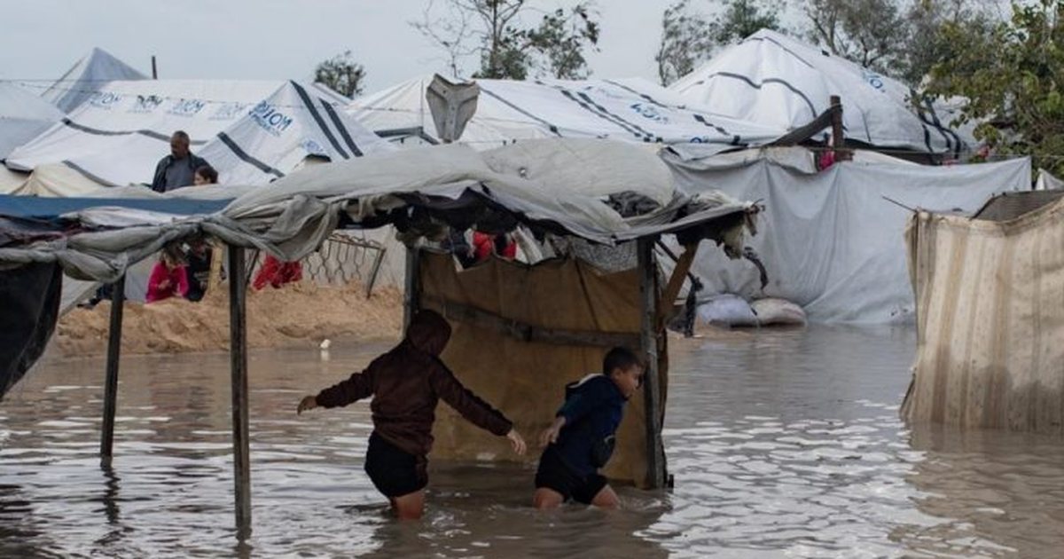 Mot i keq me stuhi dhe reshje shiu në Gaza  humbin jetën 6 persona  mes tyre edhe fëmijë  VIDEO 