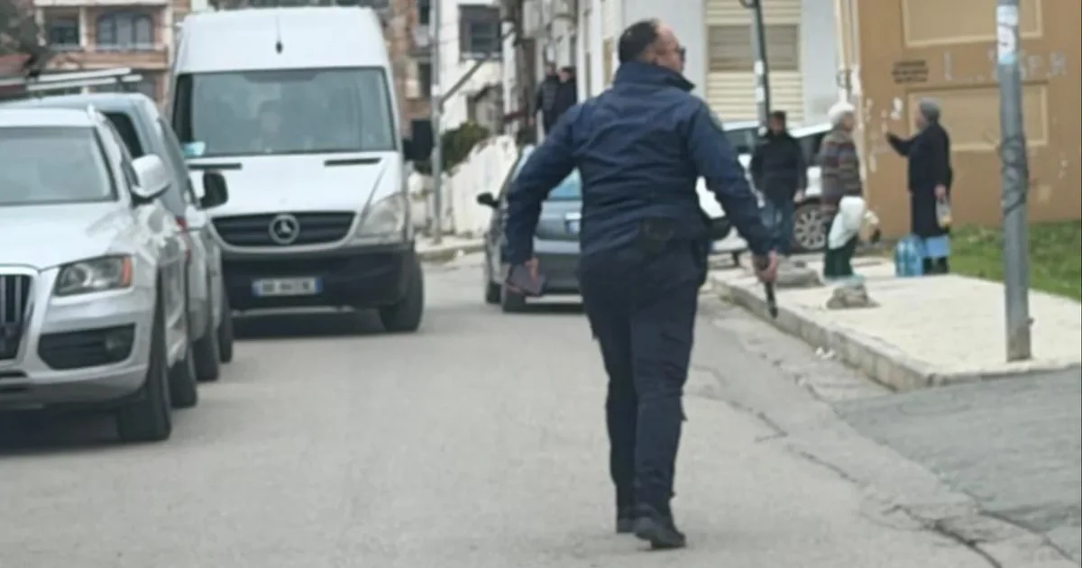 Arratisja e Altin Ndocit  Efektivi që e ndoqi nga pas  i njëjti që i dha telefonin Veliajt te furgoni i policisë