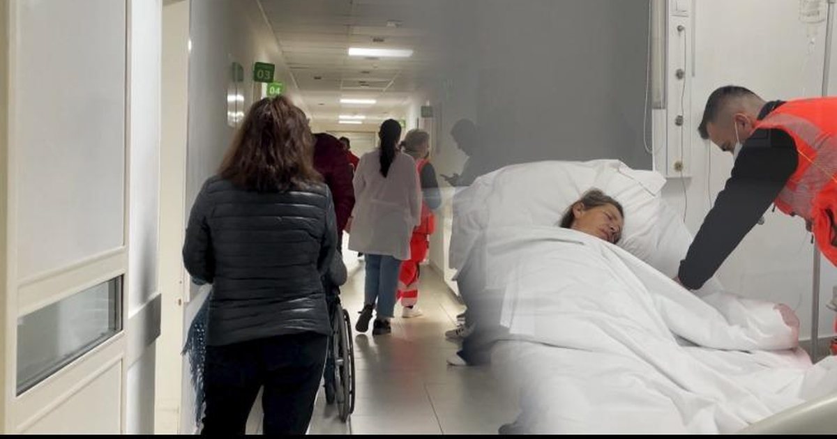 Fluks në urgjencën e Pogradecit  mbi 130 pacientë në 24 orë  Mjekët  Më të prekur nga gripi e virozat janë fëmijët