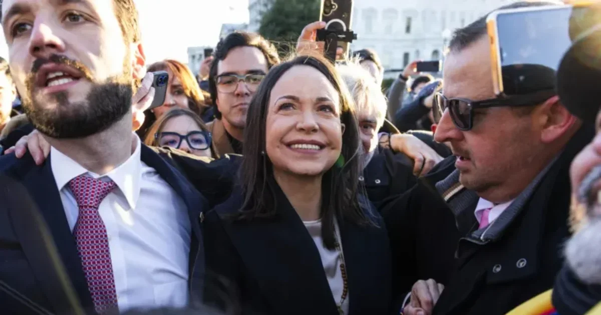  Kur të vijë koha e duhur    Pas arrestimit të Maduros  liderja e opozitës venezueliane synon të jetë presidentja e parë grua në vend