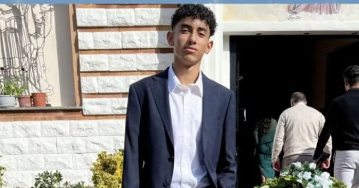 Tragjike U konfliktuan për një vajzë  shoku i klasës godet me thikë në zemër 18 vjeçarin  ndërron jetë në spital pasi 