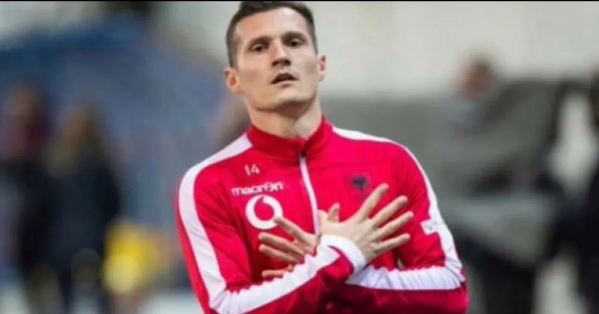 Çfarë MESAZHI dha  Taulant Xhaka hap zemrën  Fanella kuqezi  nder dhe krenari  është më e bukura në botë