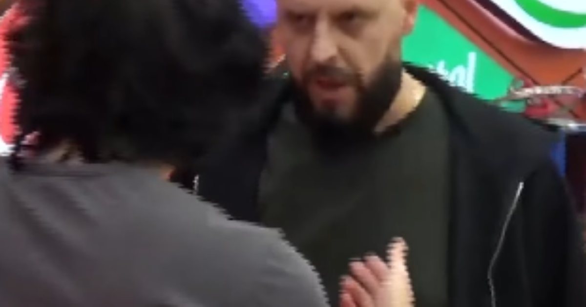  Më nxirr me zart të zi   Mali ndihet i kërcënuar nga Miri  Më preke në kokë  më the kam me të takuar me çunat e   