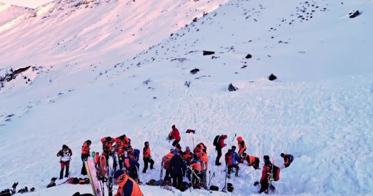 Fundjavë e zezë në Alpe  tetë skiatorë të vdekur brenda një dite nga orteqet