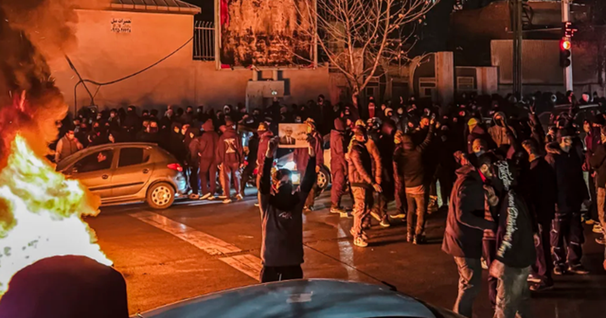 Rëndohet bilanci i viktimave në Iran  5 000 protestues humbin jetën  përfshirë dhe 500 persona të personelit të sigurisë